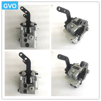 702-16-04250 7021604250 Peças de escavadeira Pedal de válvula de pé para PC120-6 PC200-6 PC210 PC240-8 PC360-6 PC360-7 PC360-8